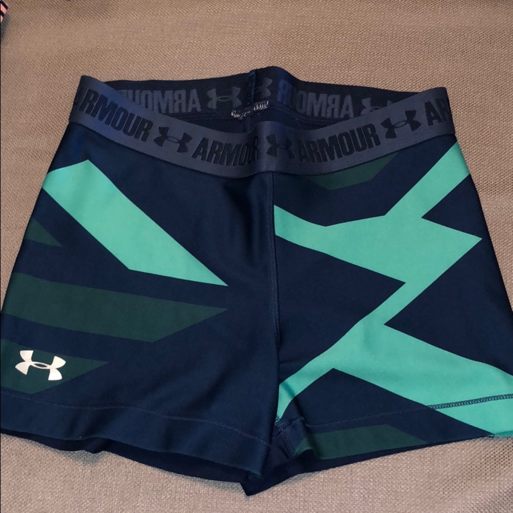 Under armour pattern shorts